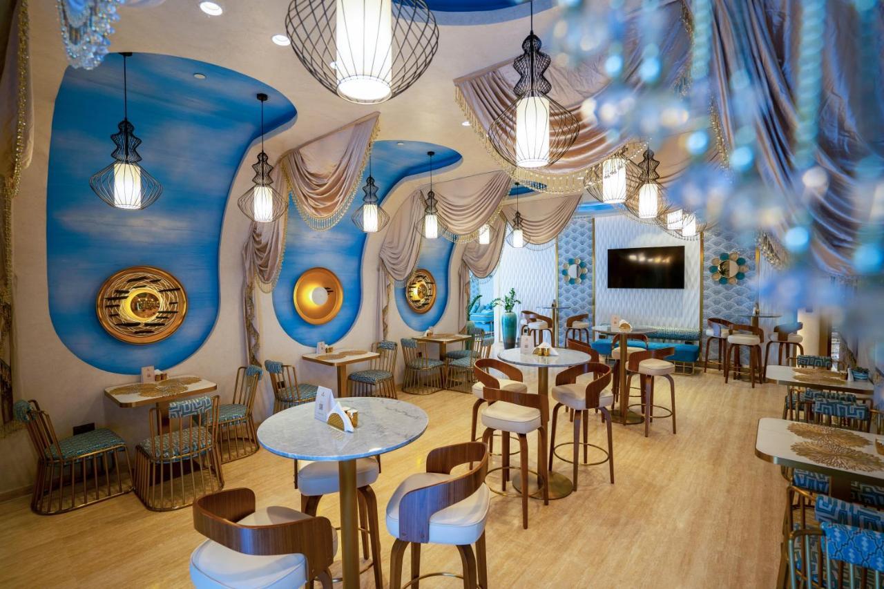 Velero Hotel Doha Lusail Экстерьер фото The interior of the restaurant