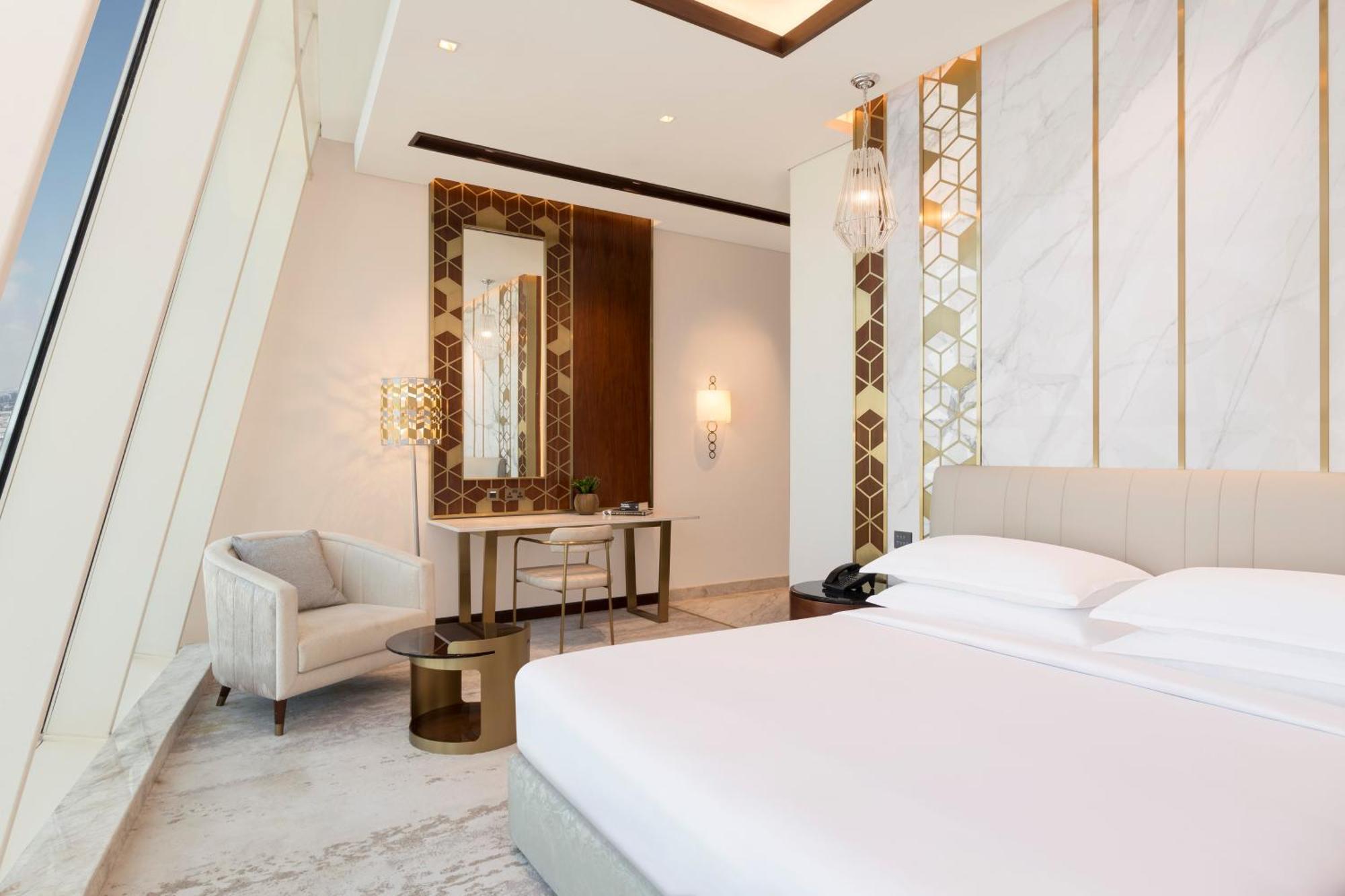 Velero Hotel Doha Lusail Экстерьер фото A guest room at the hotel