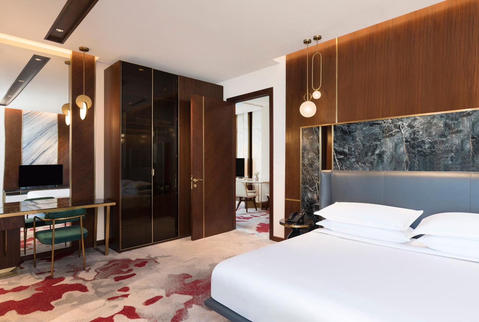 Velero Hotel Doha Lusail Экстерьер фото A bedroom at the hotel